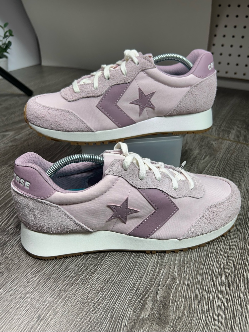 Converse omega trainers Lavender Pink Retro Runner Sneakers